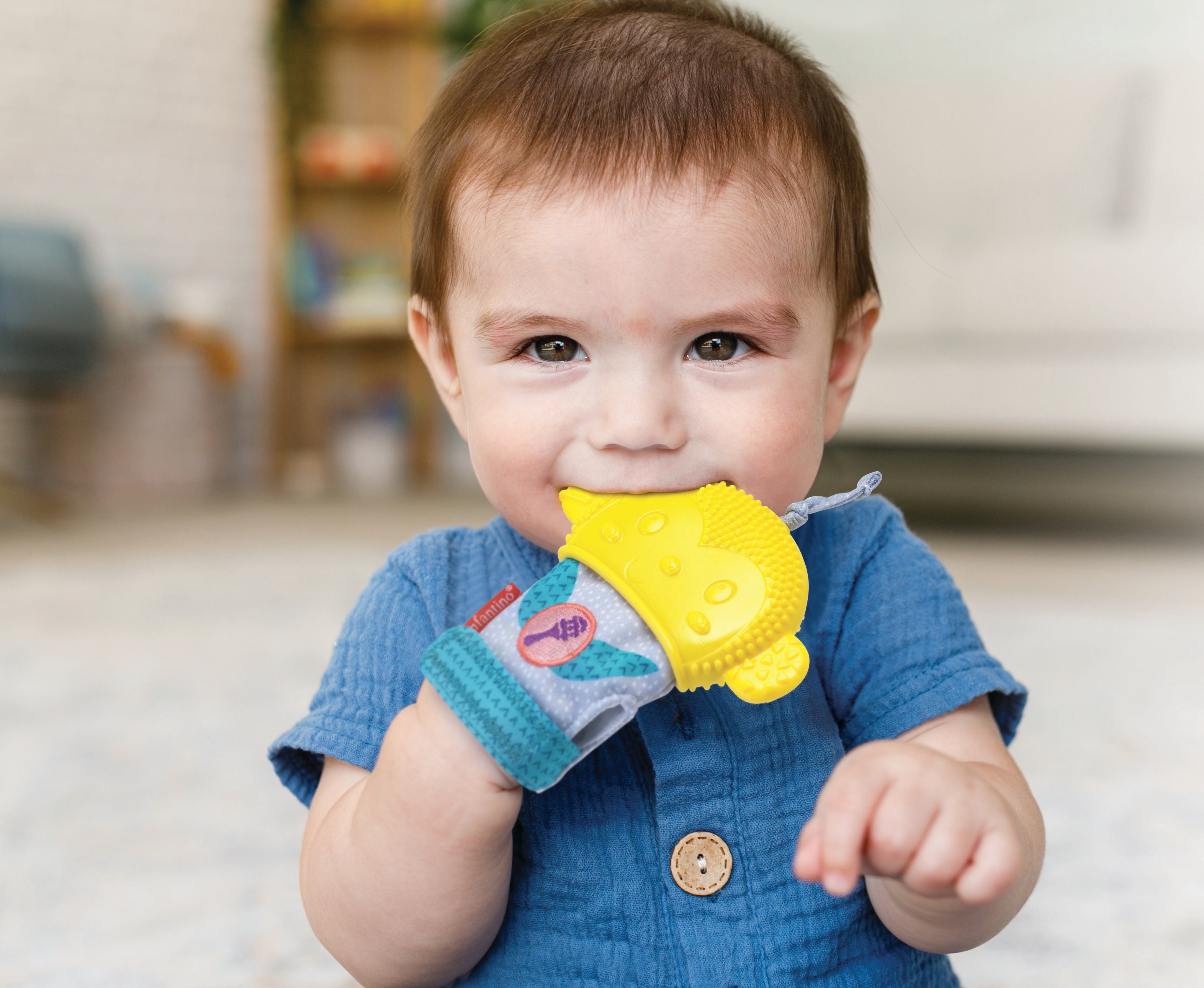 Infantino -  Rattle & Crinkle Teething Mitten